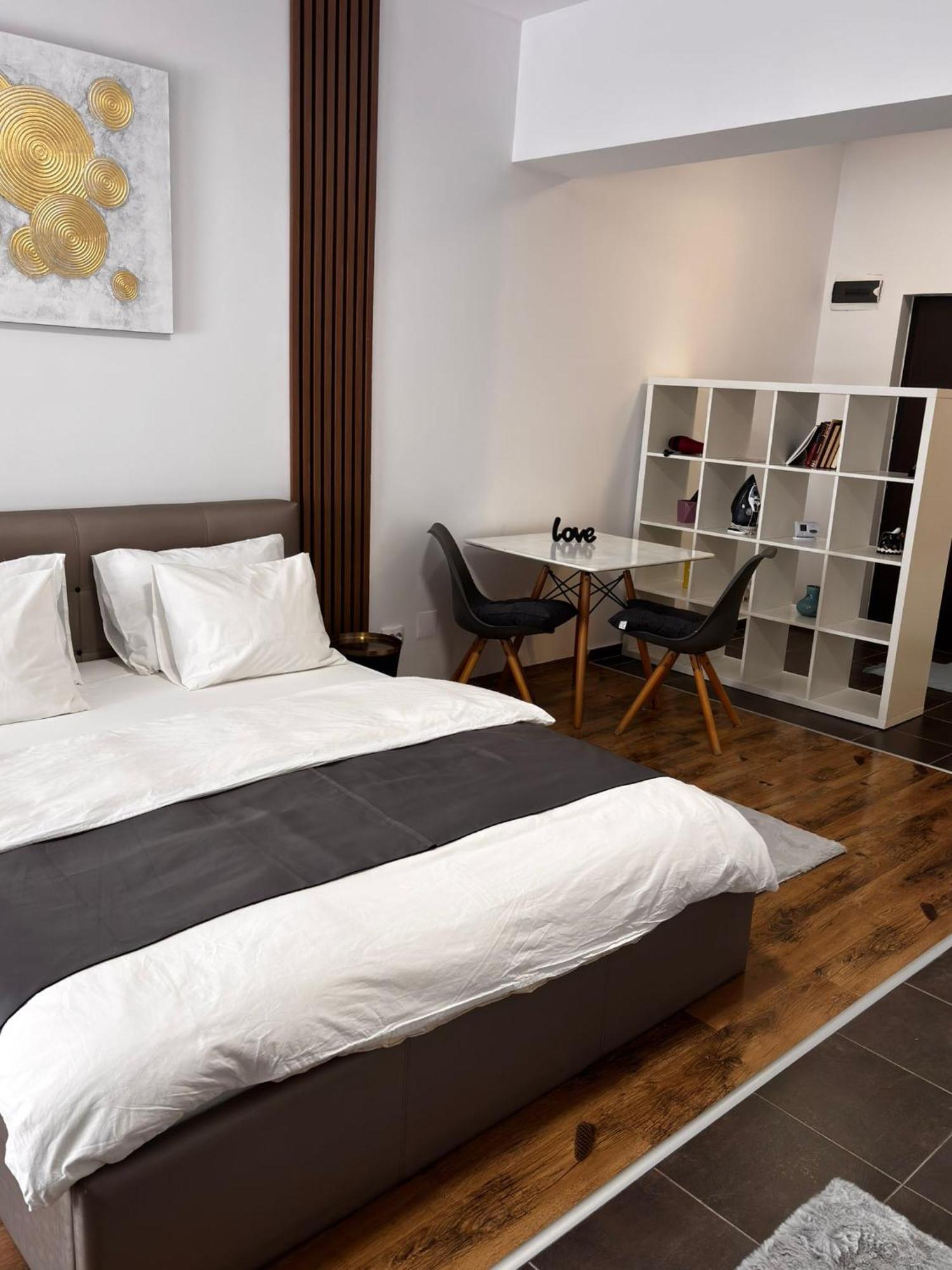 Central Studio Bucharest Бухарест Экстерьер фото